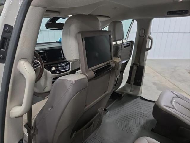 2017 Chrysler Pacifica Touring-L Plus