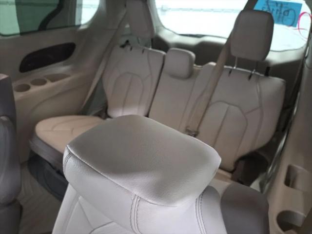 2017 Chrysler Pacifica Touring-L Plus