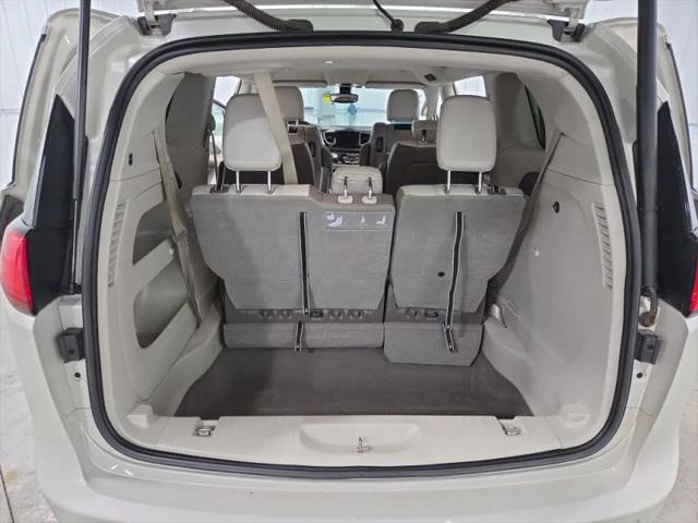 2017 Chrysler Pacifica Touring-L Plus