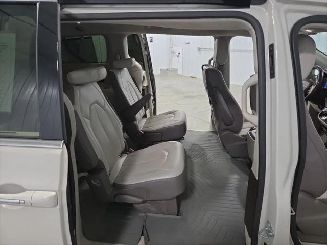 2017 Chrysler Pacifica Touring-L Plus