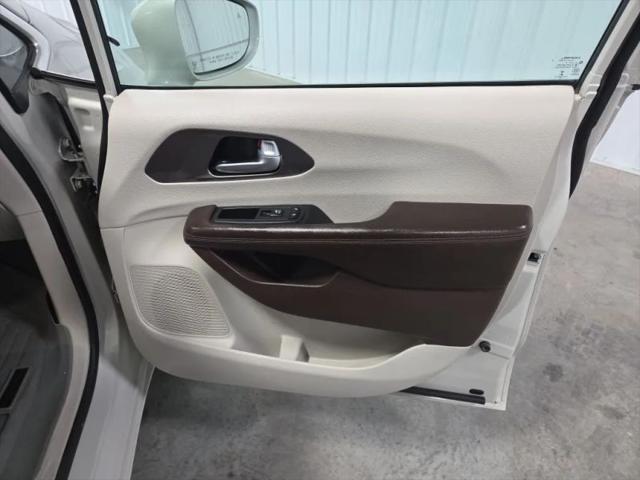 2017 Chrysler Pacifica Touring-L Plus