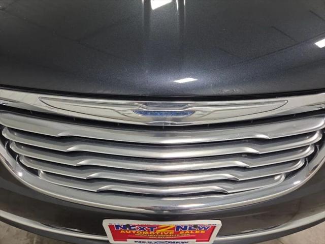 2014 Chrysler Town & Country Touring-L