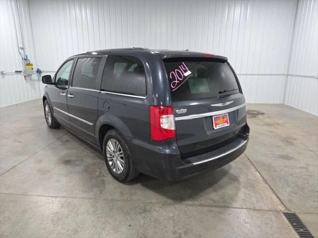 2014 Chrysler Town & Country Touring-L