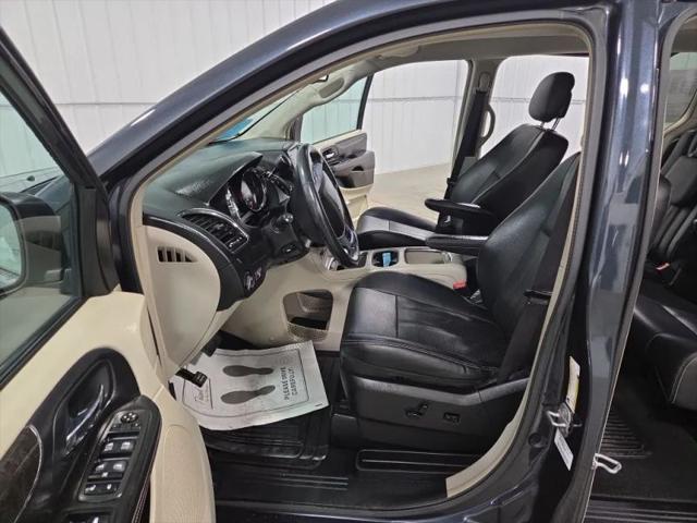 2014 Chrysler Town & Country Touring-L
