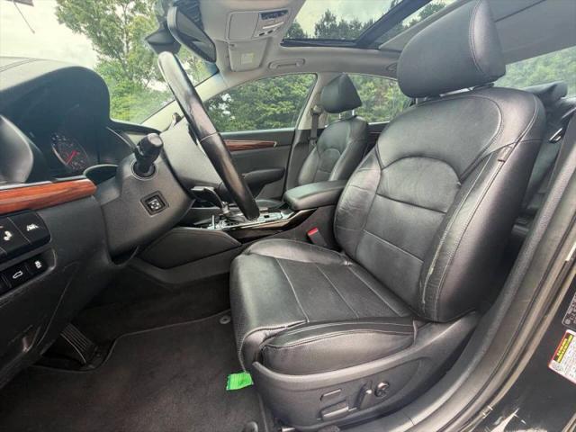 2017 Kia Cadenza Technology