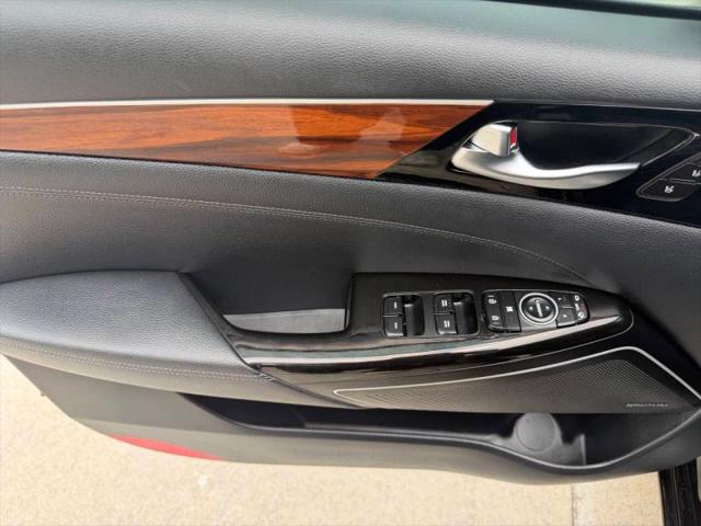 2017 Kia Cadenza Technology