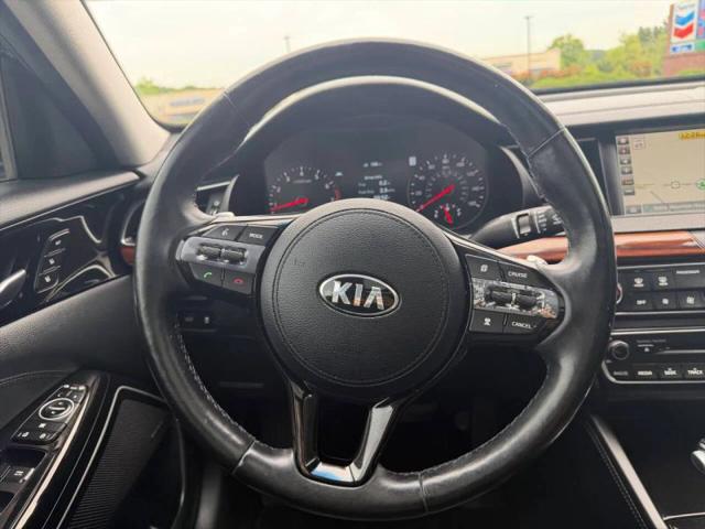 2017 Kia Cadenza Technology