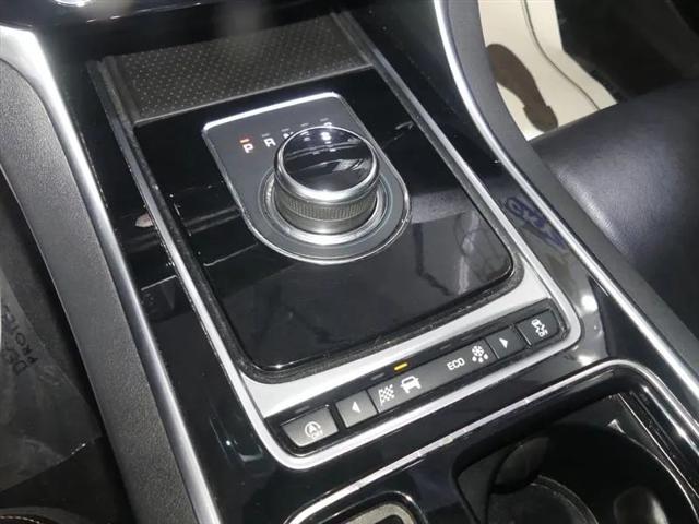 2018 Jaguar XE 25t Prestige