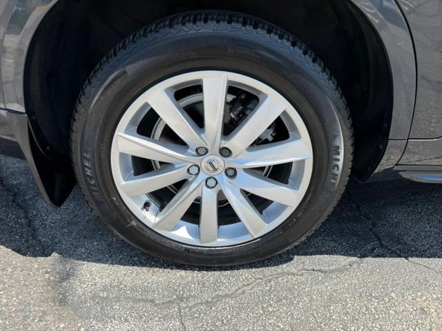 2017 Volvo XC90 T6 Momentum