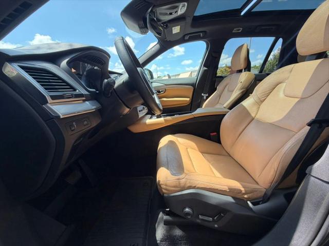 2017 Volvo XC90 T6 Momentum
