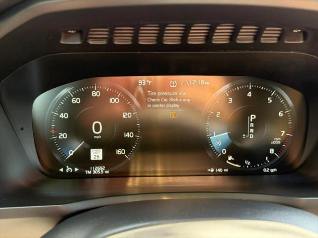 2017 Volvo XC90 T6 Momentum