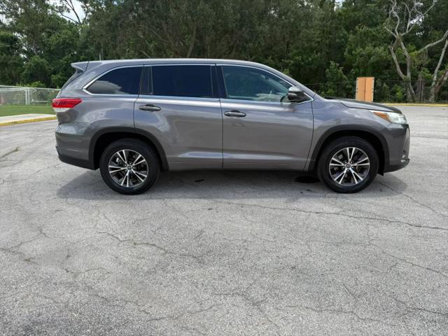 2017 Toyota Highlander LE