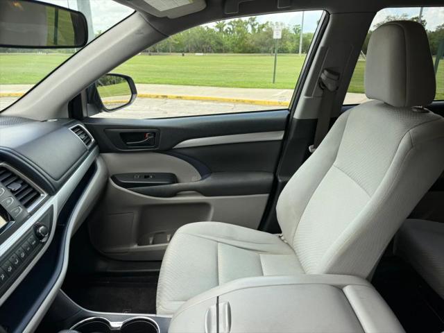 2017 Toyota Highlander LE