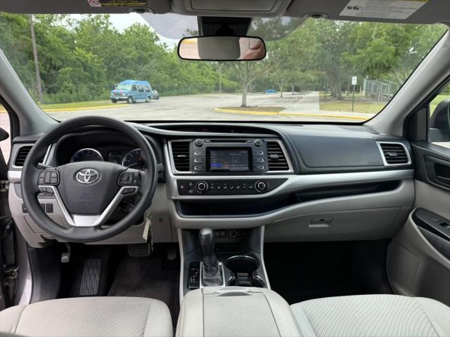 2017 Toyota Highlander LE