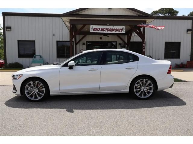 2020 Volvo S60 T6 Momentum