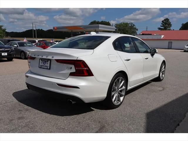 2020 Volvo S60 T6 Momentum