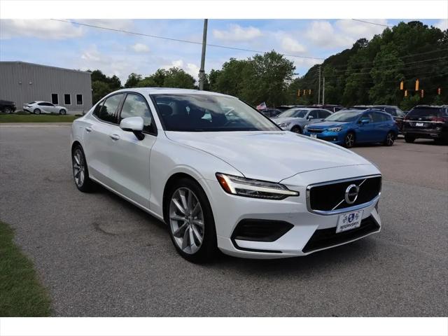 2020 Volvo S60 T6 Momentum
