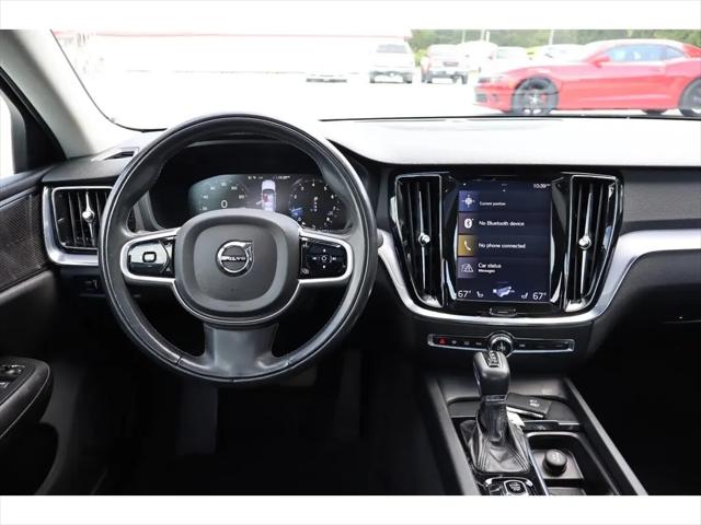 2020 Volvo S60 T6 Momentum