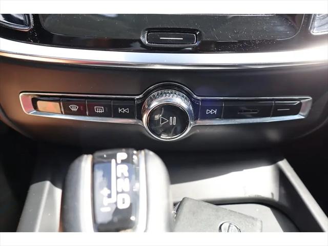 2020 Volvo S60 T6 Momentum