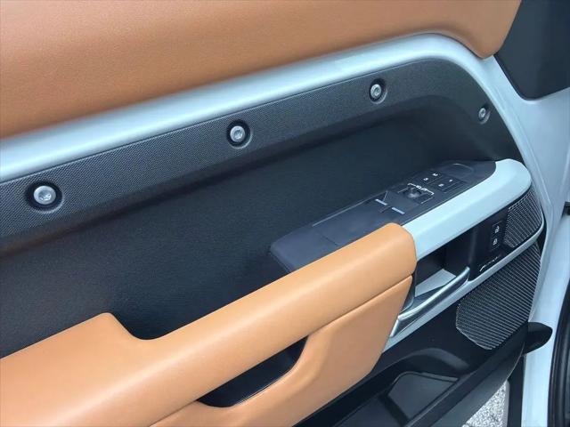 2023 Land Rover Defender 90 S