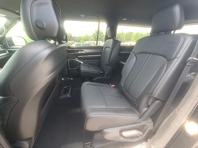 2026 Jeep Grand Wagoneer 4x2