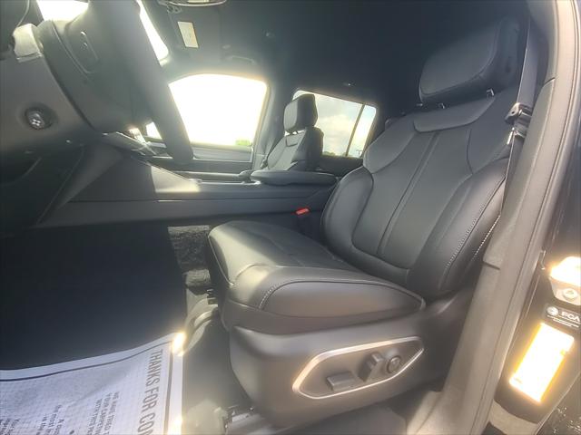 2026 Jeep Grand Wagoneer 4x2