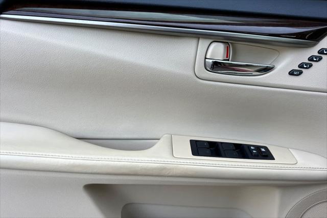 2013 Lexus ES 350 4dr Sdn
