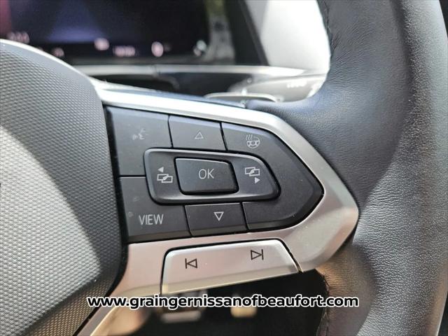 2025 Volkswagen Atlas Cross Sport 2.0T SEL R-Line Black