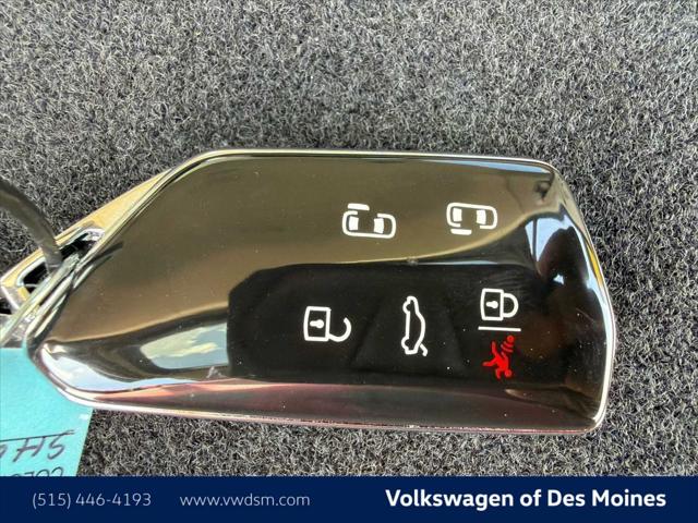 2025 Volkswagen ID. Buzz Pro S Plus with 4MOTION