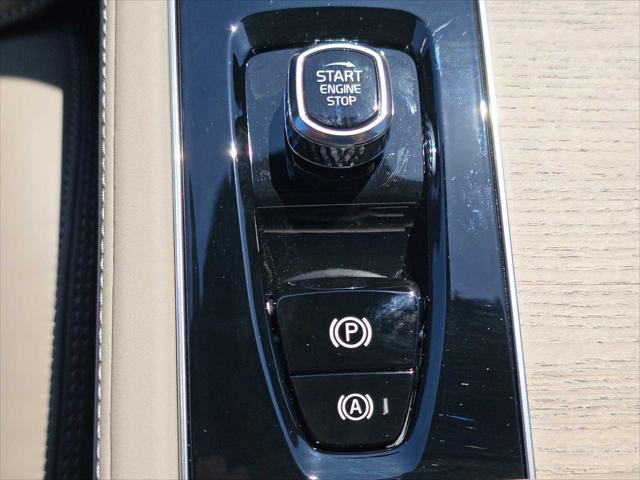 2026 Volvo XC90 Plug-In Hybrid Ultra, T8 AWD, Electric/Gasoline, Bright, 7 Seats