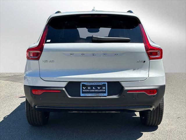 2026 Volvo XC40 Plus, B5 AWD Gas (mild hybrid), Dark
