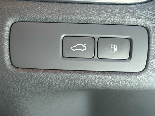 2026 Volvo XC60 Plug-In Hybrid Plus, T8 AWD Electric/Gasoline, Dark