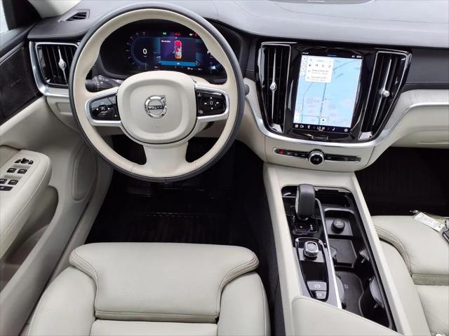 2023 Volvo S60 B5 Ultimate Bright Theme