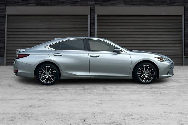 2022 Lexus ES 300h ES 300h