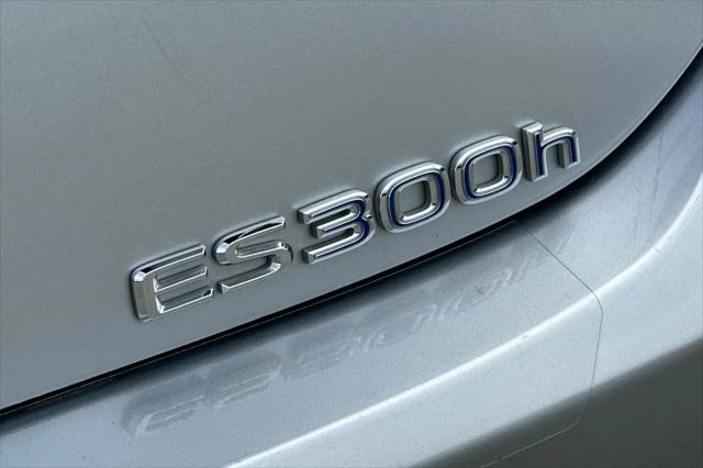 2022 Lexus ES 300h ES 300h