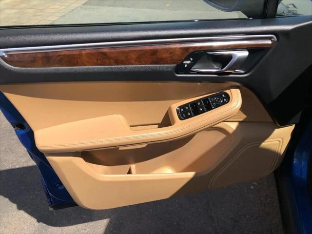 2017 Porsche Macan Macan