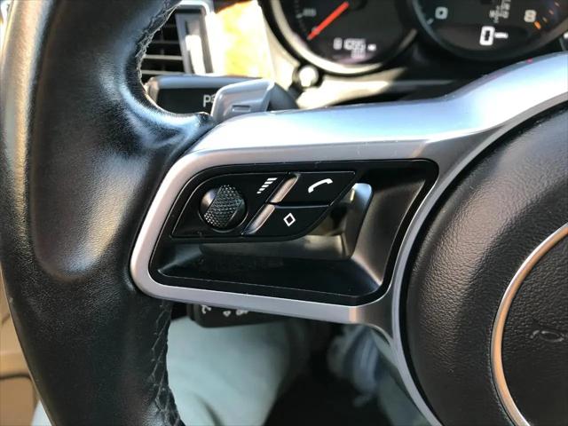 2017 Porsche Macan Macan