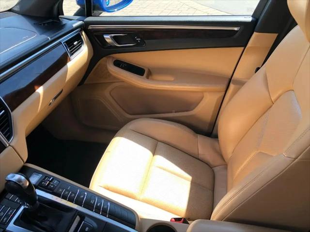 2017 Porsche Macan Macan
