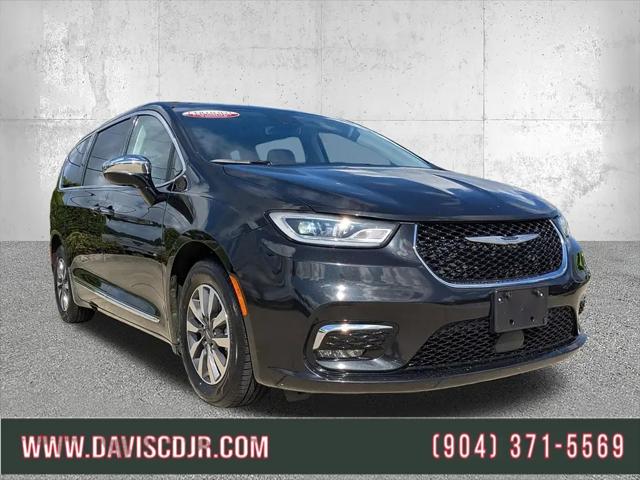 2023 Chrysler Pacifica Hybrid Limited for sale in Yulee, FL