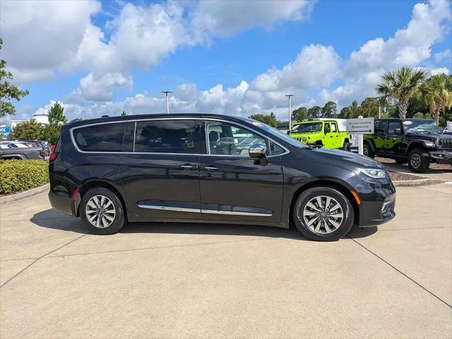 2023 Chrysler Pacifica Hybrid Limited