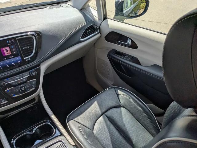 2023 Chrysler Pacifica Hybrid Limited