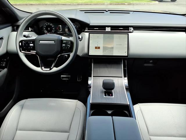 2026 Land Rover Range Rover Velar P250 Dynamic SE