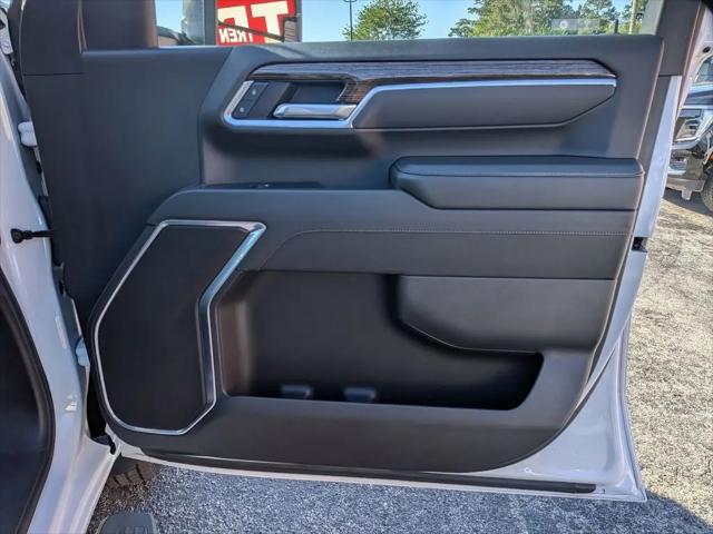 2025 GMC Sierra 3500HD 4WD Crew Cab Long Bed SLE
