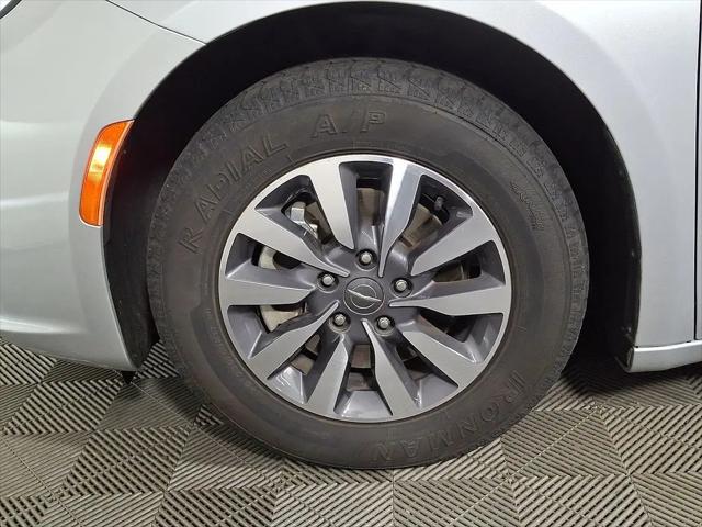 2024 Chrysler Pacifica Hybrid Select