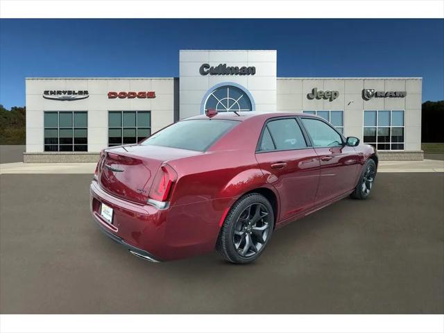 2023 Chrysler 300 Touring L