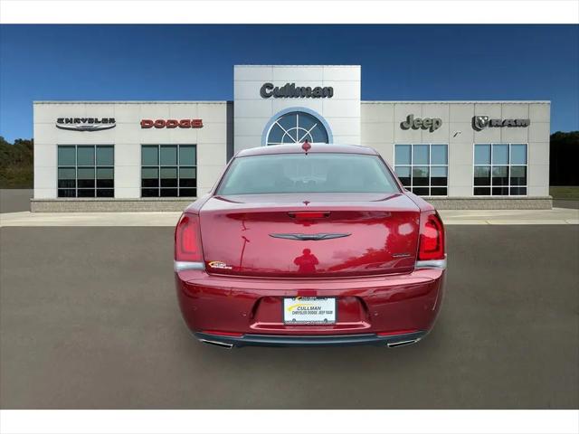 2023 Chrysler 300 Touring L