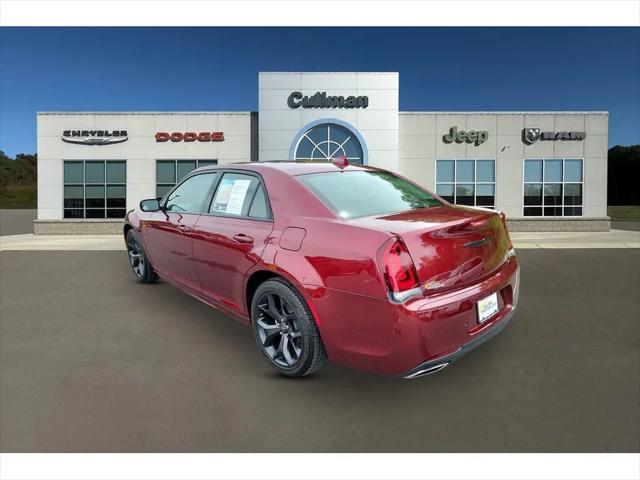 2023 Chrysler 300 Touring L
