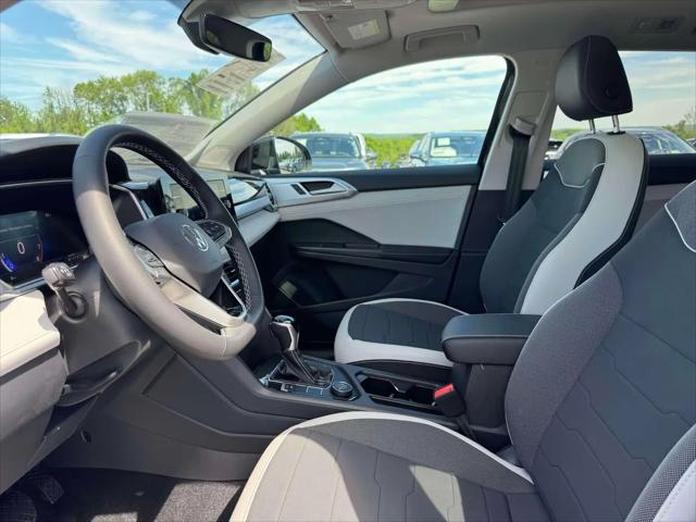 2026 Volkswagen Taos SE