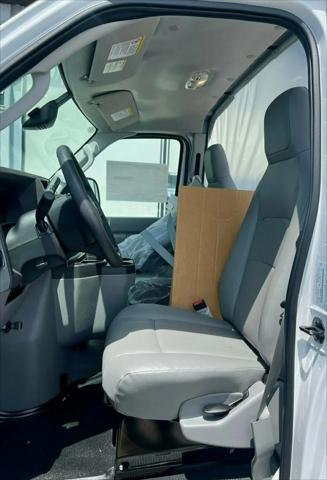 2024 Ford E-350 Cutaway E-350