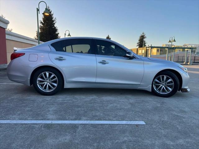 2015 INFINITI Q50 Premium